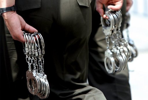 MetalbondNYC_show_me_your_cuffs_03