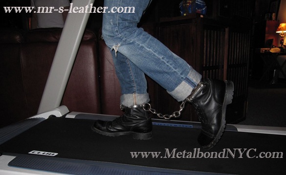 Booted prisoner with leg irons 03
