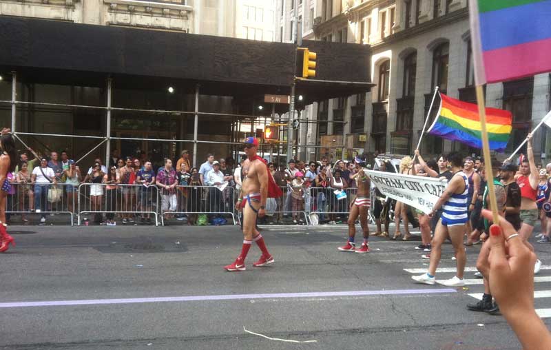 06_MetalbondNYC_GayPride2014_pushups_01