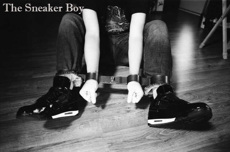 MetalbondNYC_gay_male_bondage_Sneaker_Boy_rigid_01