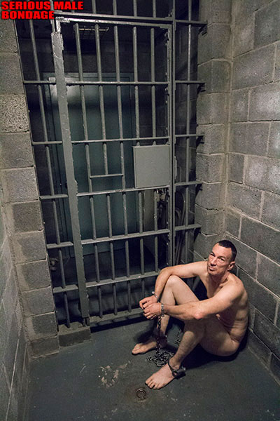gay_bondage_jail_cell_05
