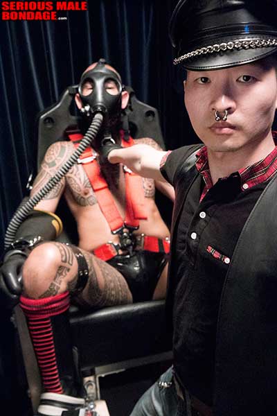 gay_bondage_rubber_cigar_01